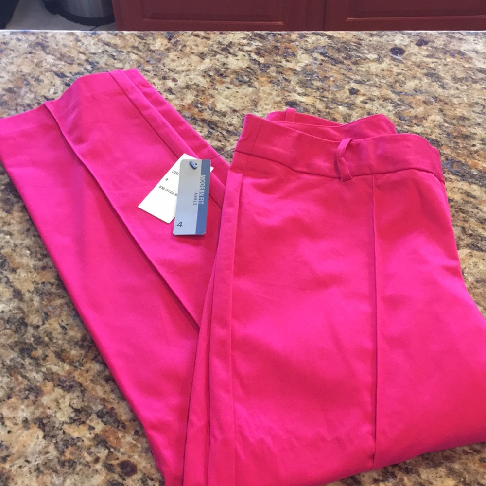 New ankle pants, size 4